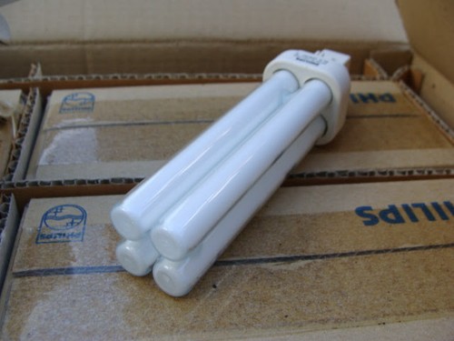 Box of 34 - Philips PL-C 13W/27 Double Tube Compact Fluorescent Lamp 33943-2 - Picture 11 of 11