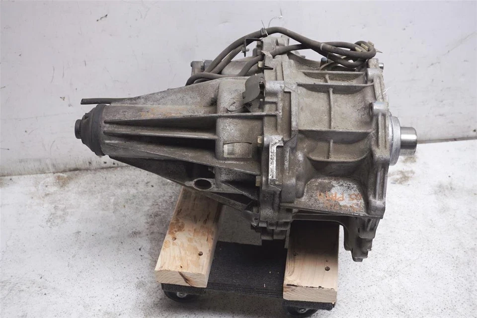 Nissan Pathfinder 2005-2010 caja de transferencia diferencial delantero 4,0 L sin bloqueo Foto 2 de 4