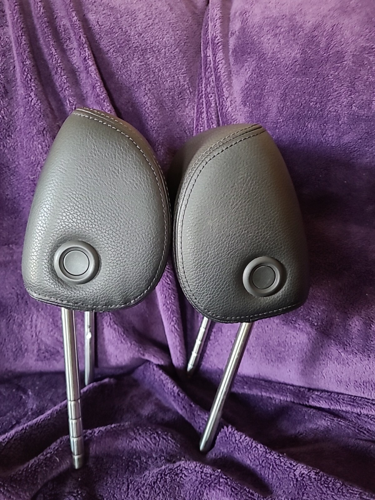 20002007 Volkswagen Golf Headrest Head Rest Front Driver Passenger