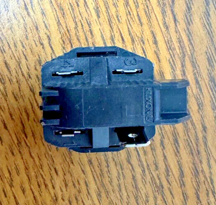 OEM Hotpoint Chest Freezer Switch Assembly for HCM7QWBWW ope
