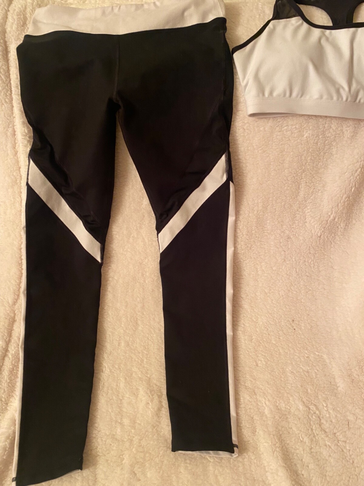 Fabletics workout set very good condition - image 4