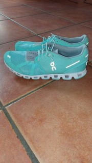 On Cloud Damen Schuhe Gr. 41
