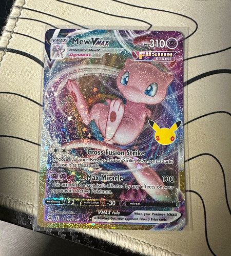 Pokemon Mew VMAX 114/264 Fusion Strike Ultra Rare Holo EN 310 HP