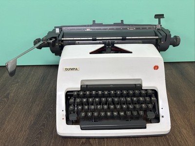 VTG 1970s Olympia SG-3 Typewriter West Germany  Clean/Works