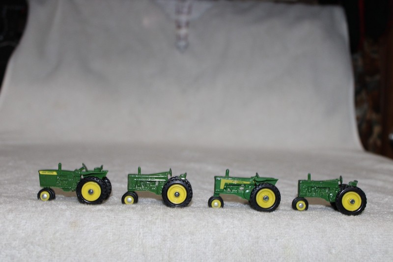 1/64 4 JOHN DEERE TRACTORS