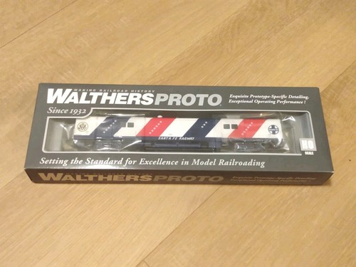 Coche generador de vapor HO Walthers Proto Santa Fe 74’ 920-15653 #133 Bicentenario  | Condition: New