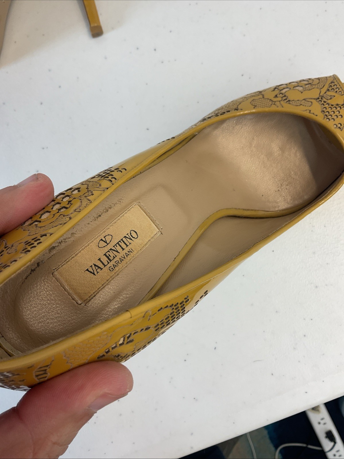 Valentino Garavani Gold Patent Lace Floral Peep Toe Pumps Heels Size 40 Us 9 thumbnail 11