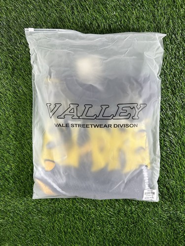 Vale Graphic T Shirt Size M - Picture 5 of 5