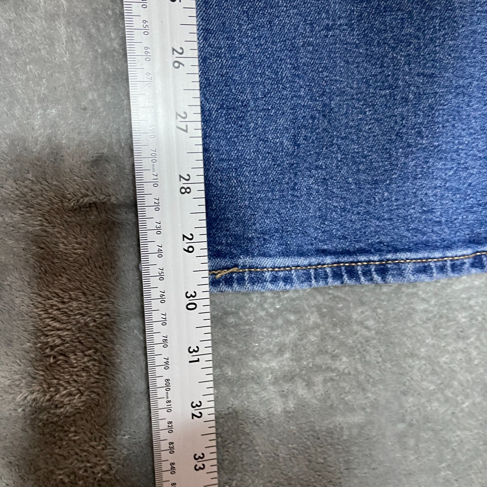 Old Navy Men Classic Basic Bootcut Medium Wash Mi… - image 10