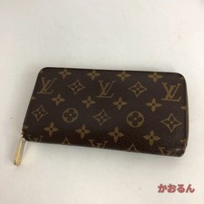 LOUIS VUITTON Monogram Zippy Wallet