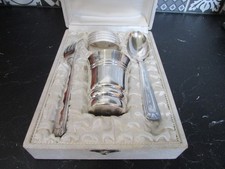 Ancien Coffret de naissance / baptême Timbale, rond serviette, en métal argenté 