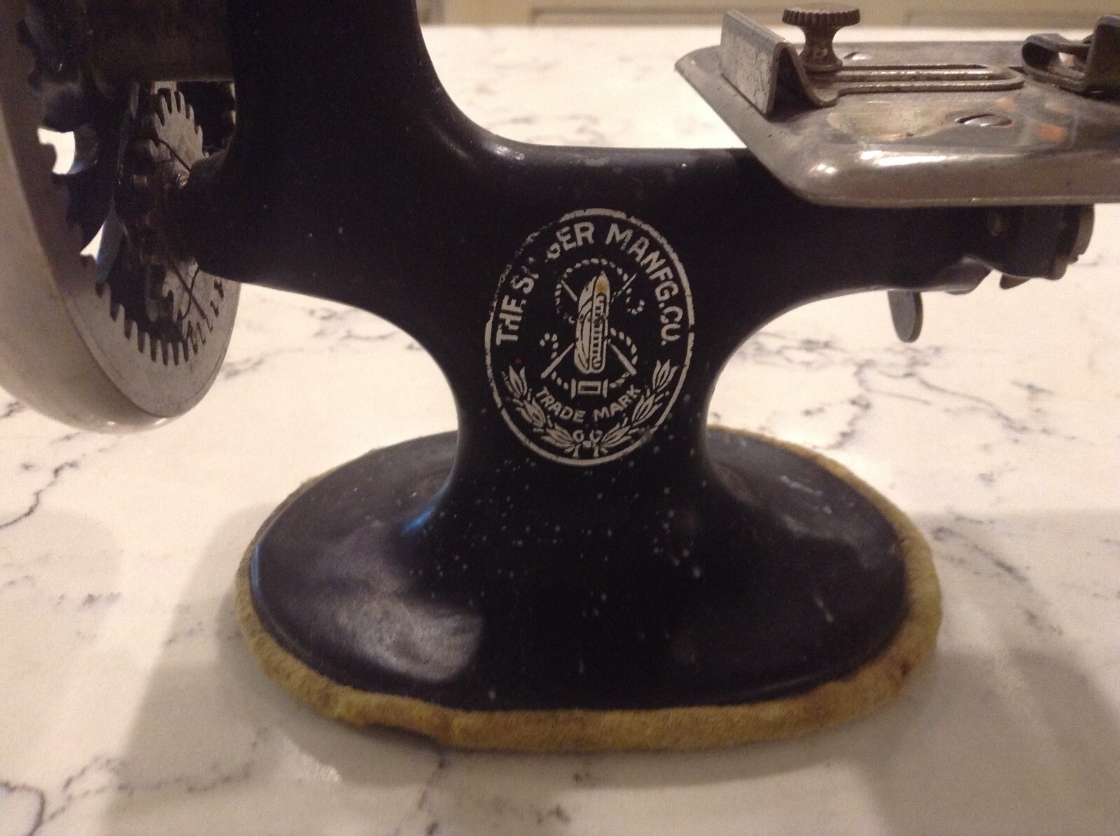 Antique/Vintage Singer Mini Sewing Machine Salesman Sample Childs Toy