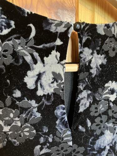 New Look Short Lined Dress Black Velvet Effect Floral Pattern Size 12 High Neck - Picture 11 of 13