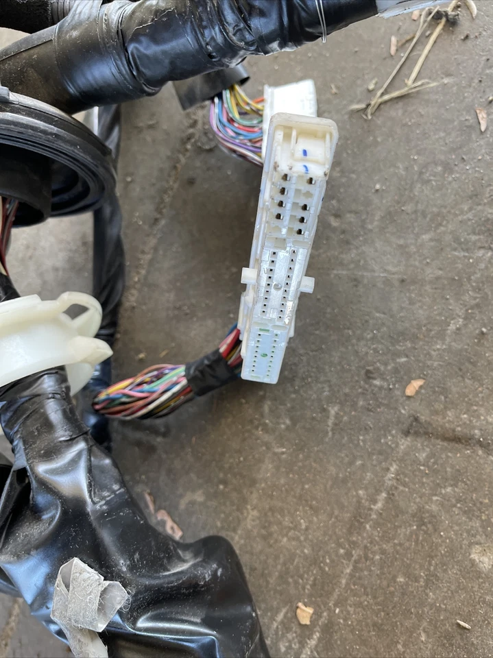 Infiniti M35 VQ35HR 2008 tracción trasera motor EGI arnés de cableado conjunto 24011-1DV0B Foto 3 de 4