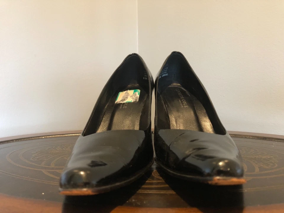 Vintage woman's classic black shoes. Brand Kenneth Cole, Size 8.5 M - Image 3 of 4