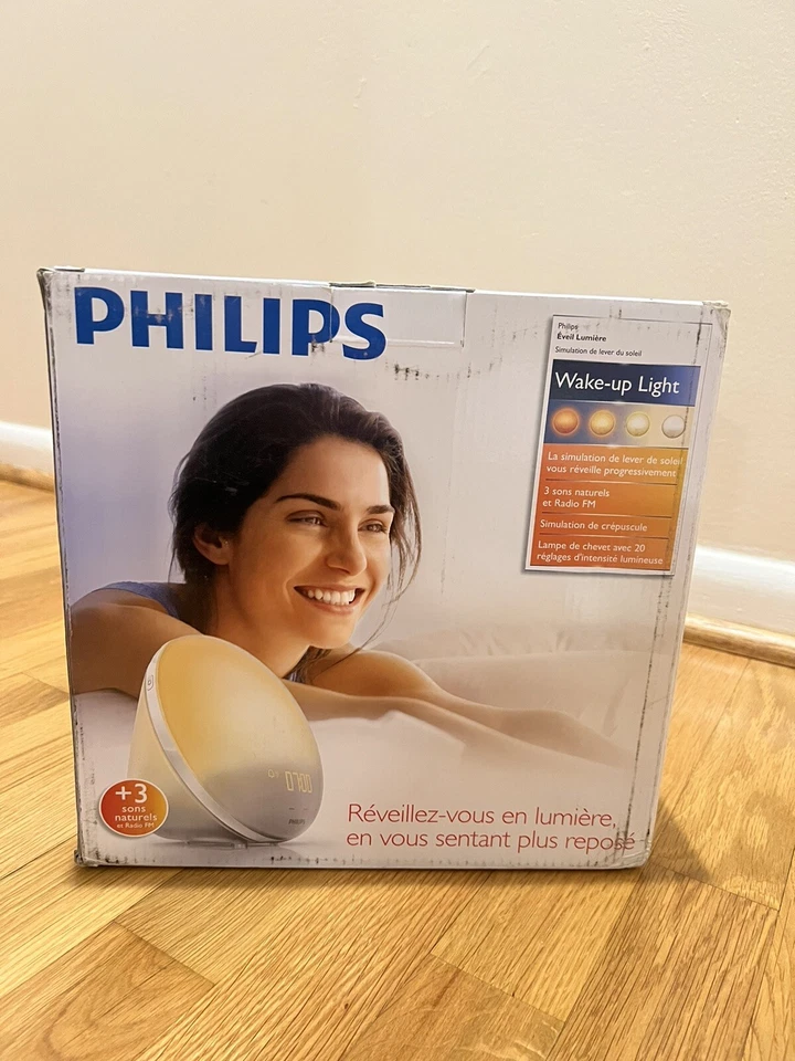 Philips Wake-Up Light Alarm Clock with Sunrise Simulation & Sunset Fading HF3510 - Image 3 of 4