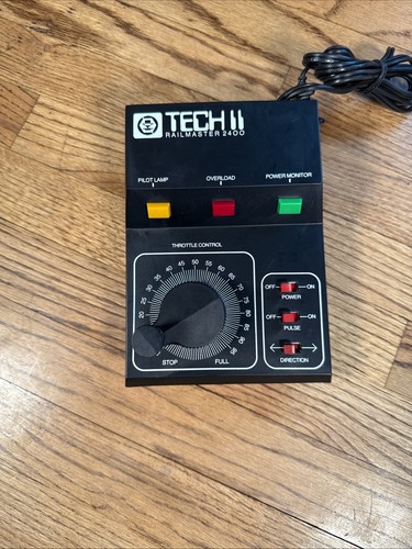 MRC Tech II RailMaster 2400 Model Train Control A Working! - Picture 9 of 11