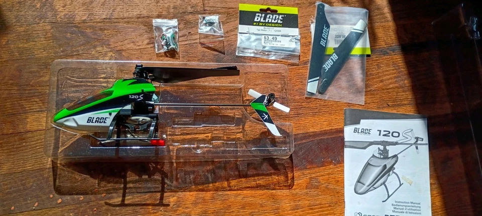 Blade Horizon Hobby 120S BNF R/C Helicopter (original version) - Image 2 of 4