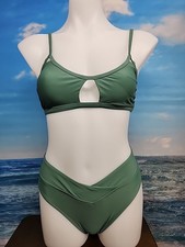 NWT Cupshe Two Piece Swimsuit Size Extra Small Olive Green Hole Front