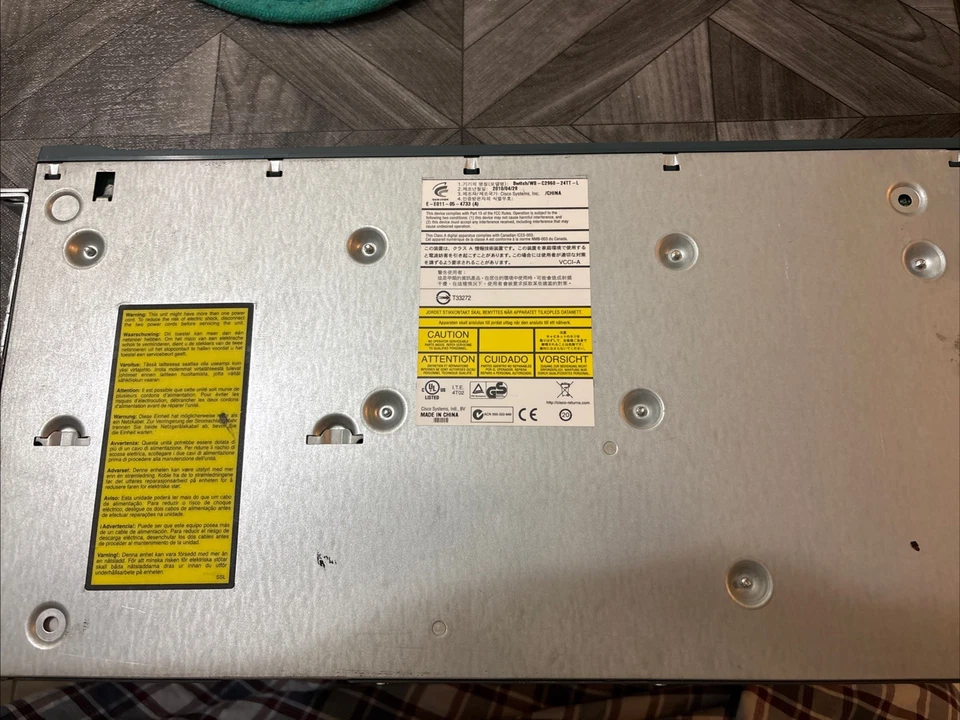 Cisco 2960-24TT-L - Image 3 of 3