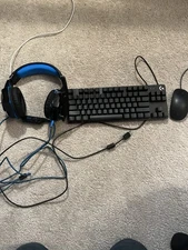Gamer Starter Kit With Mouse, Keyboard And Headphones ￼
