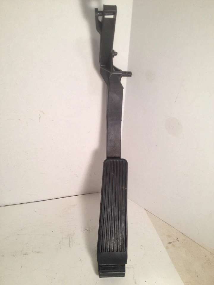 Mercedes-Benz E430 E320 1996-2002 ~ Conjunto de pedal de combustible de gasolina del acelerador ~ OEM Foto 2 de 4