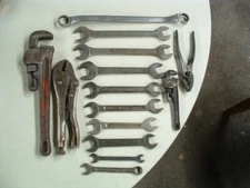 ASSORTMENT OF 14 VINTAGE SK, WILLIAMS, PETERSEN, RIDGID HAND TOOLS, WRENCHES ETC