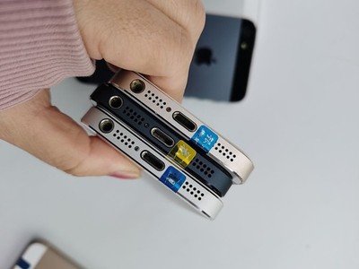 apple iPhone5 9点まとめ売り 16GB 32GB 64GB Apple iPhone 5 Unlocked 16GB 32GB - iOS 6 / iOS 10 wholesaler Good