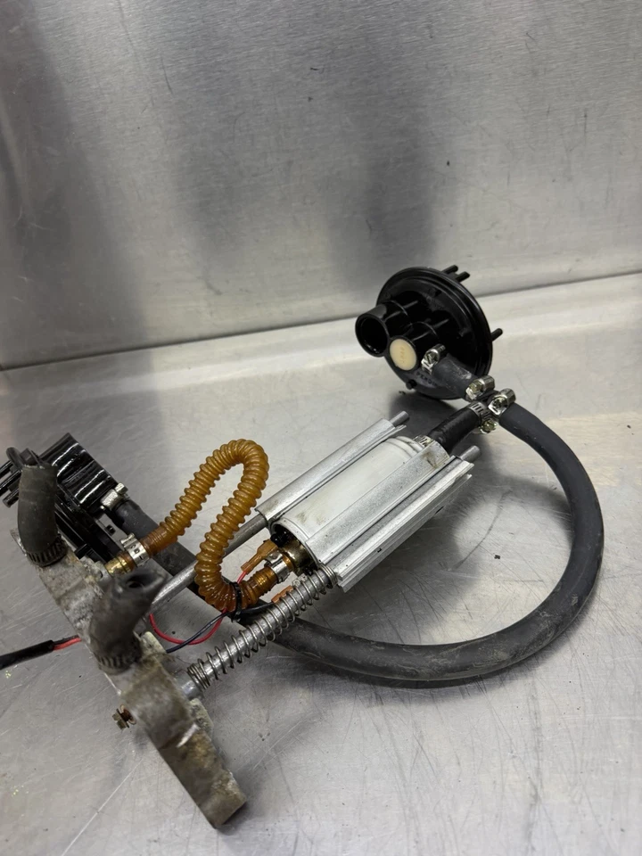 97 98 99 00 Arctic Cat ZR 600 500 580 EFI Fabricante Original Walbro Bomba de Combustible Eléctrica Filtros Foto 3 de 4