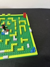 LEGO Minotaurus Board Game Labyrinth 3841 Building Toy Set In box