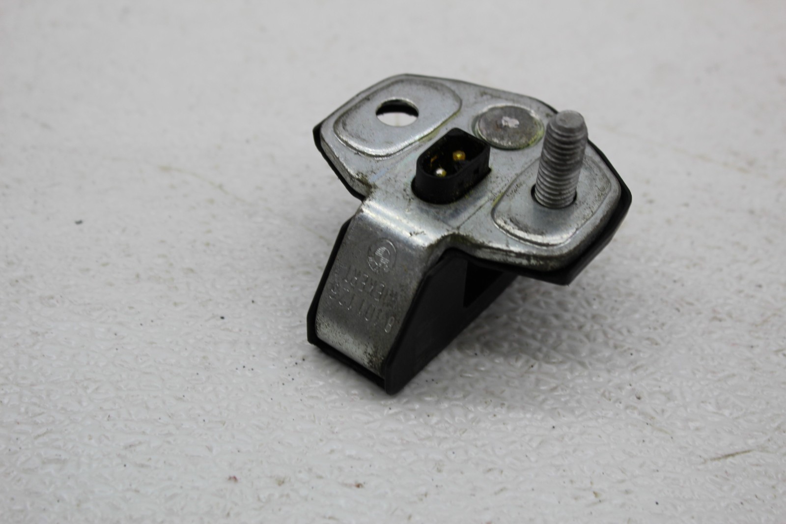 99-01 FERRARI 456 M RIGHT PASSENGER DOOR STRIKER MOUNT