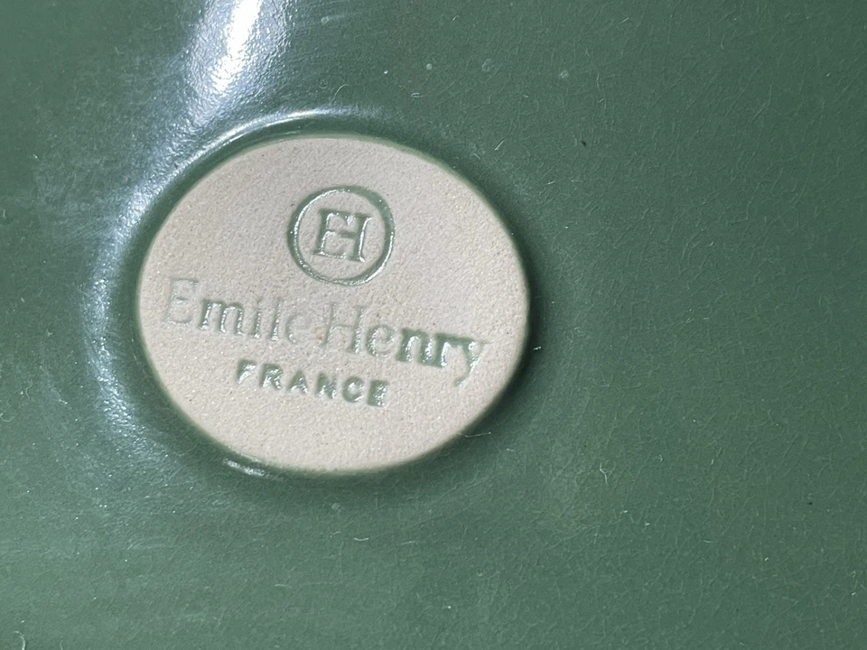 Emile Henry Francia Tajine llama verde arcilla esmaltada 2,5 cuartos - Imagen 4 de 4