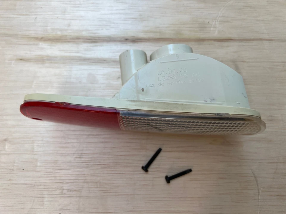 2001 - 2005 Chrysler PT Cruiser Right or Left Reverse Backup Light OEM Rear Lamp - Image 4 of 4