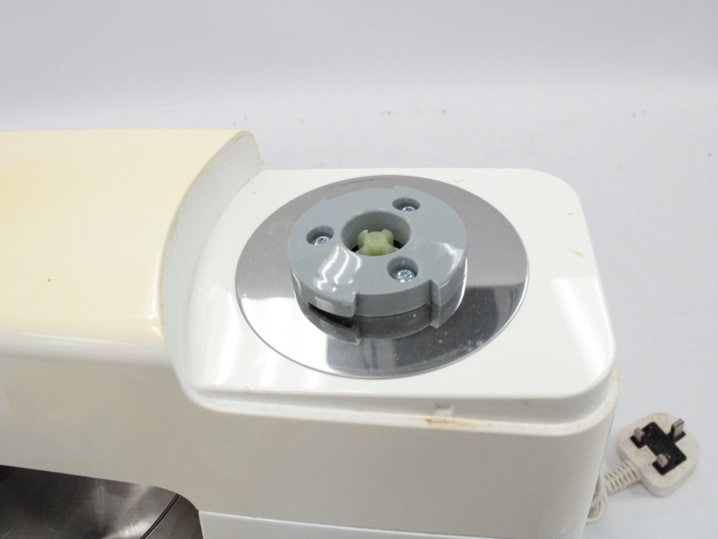 KENWOOD CHEF Classic 4.6 L Standing Mixer KM330 240V 800W in White