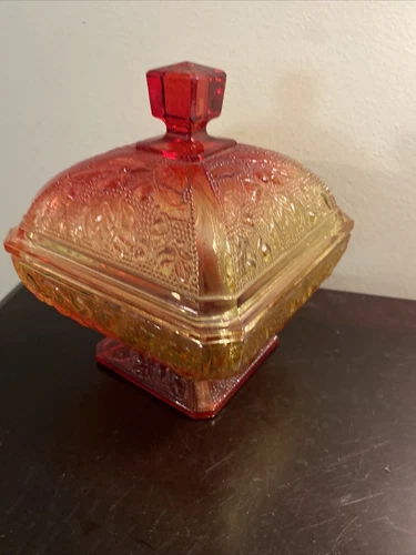 VTG. JEANETTE AMBERINE COVERED DISH