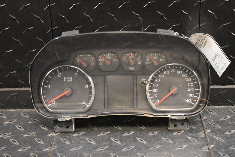Chevy Silverado 3500HD 2017 velocímetro cuadro de instrumentos 126 k AT 84068687 Foto 2 de 4