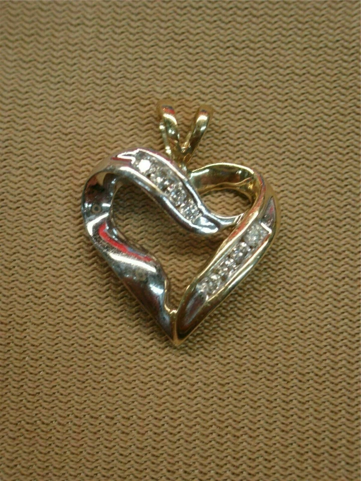 KAY JEWELERS SMALL SIZE 10K YELLOW/WHITE GOLD DIAMOND HEART PENDANT - CUTE - Image 3 of 4