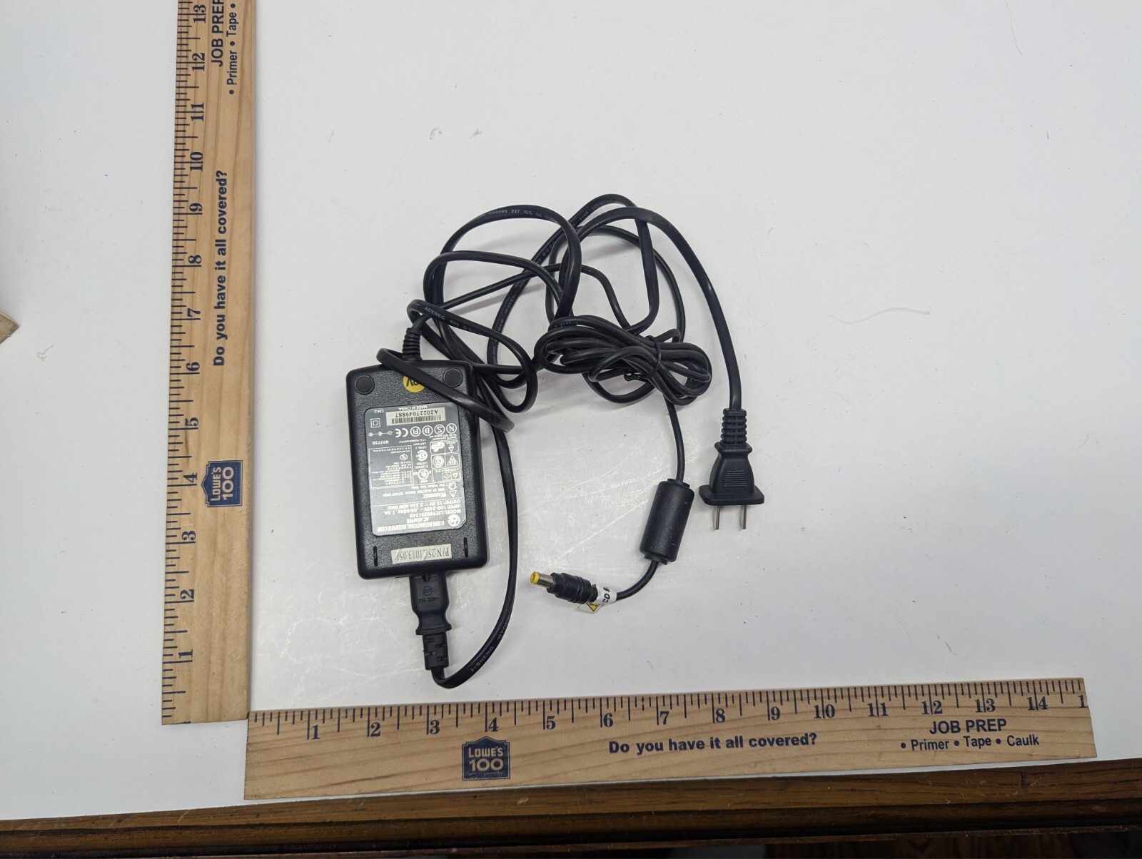 LI SHIN LSE9802B1240 AC Adapter Output: 12V 3.33A CD Re-writer Compaq