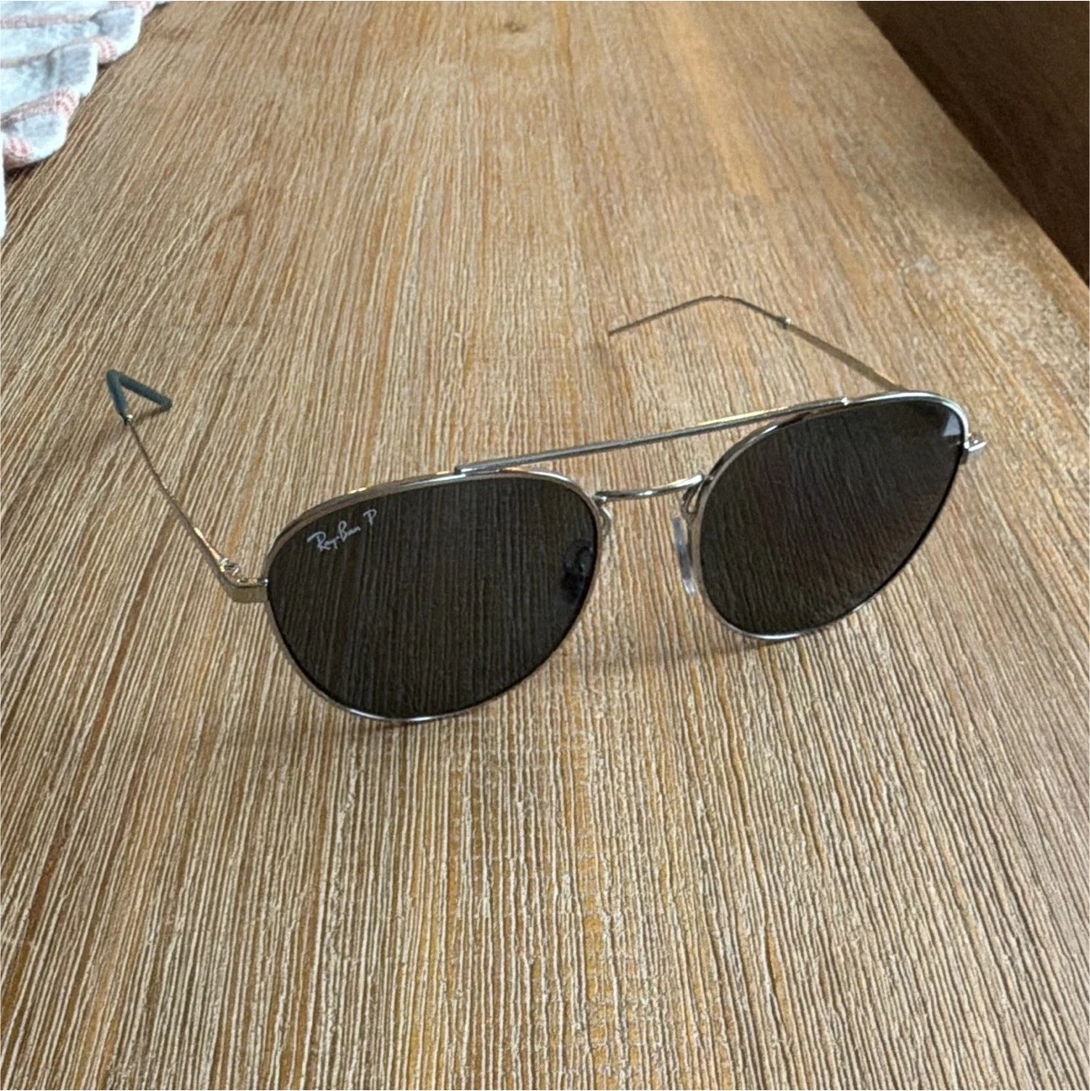 Ray-Ban Silver Metal Aviator Sunglasses with Black Lenses Ray-Ban RB3025 Aviator Large Metal Silver, Black Sunglasses main image 3