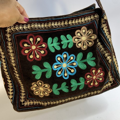 Nanette Lepore Crossbody Bag Brown Velvet Embroidered Flower Design Zipper Close - Picture 5 of 22