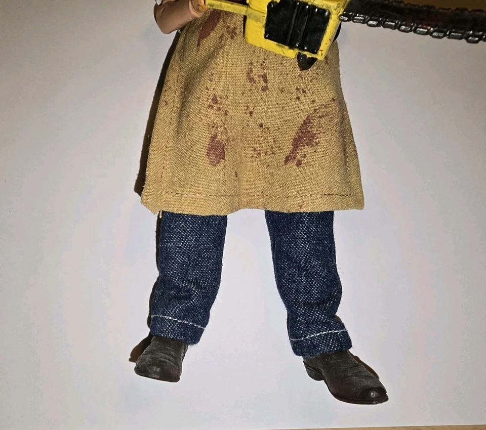 Leatherface 德州链锯大屠杀 8 英寸复古衣服可动人偶 NECA First — 第 4/4 张图片