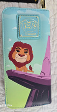 NUEVA BILLETERA POP by Loungefly Disney Rey León Orgullo Rock Cremallera Alrededor Nueva con Etiquetas