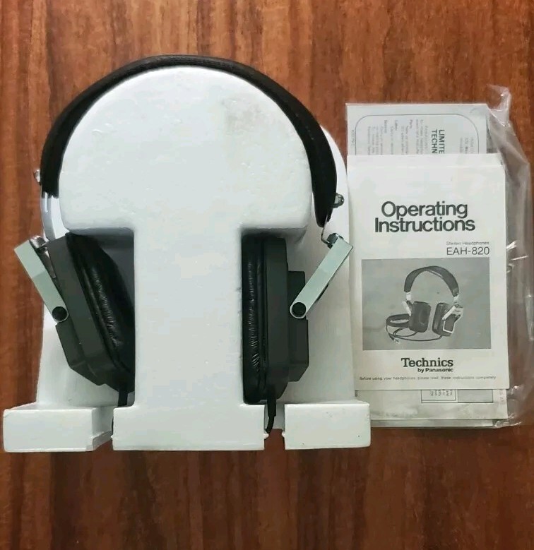 Vintage Brand New Technics Stereo Headphones EAH-820 With An