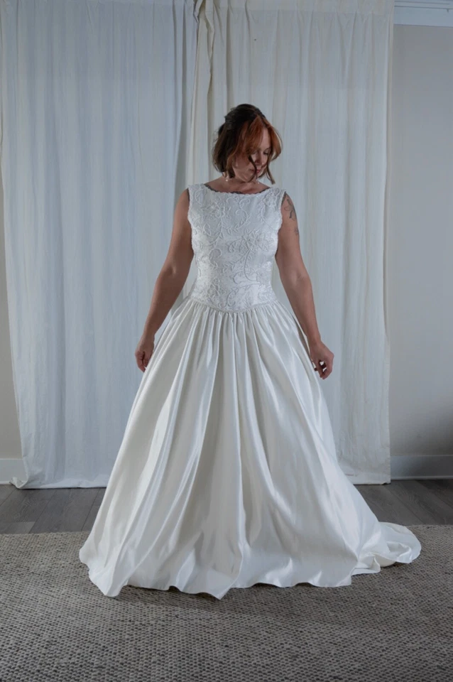 Vestido de novia vintage Deadstock nuevo con etiquetas Alfred Angelo - estilo 1659 Foto 2 de 4