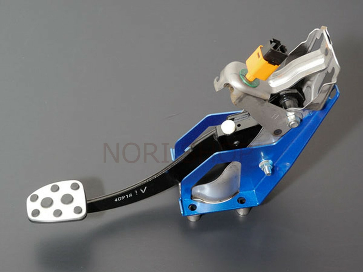 【希少】フェラーリ　ローマ　純正シルキックプレート Cusco 965 486 AN Brake Pedal Reinforcing Plate for Toyota 86 ZN6