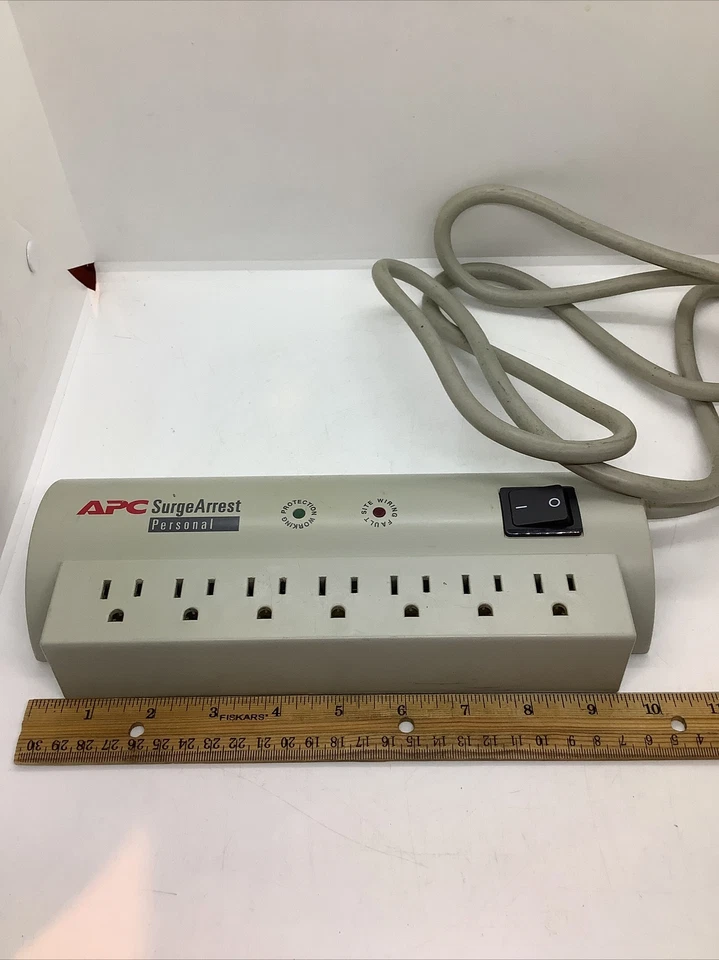 APC Professional SurgeArrest 7 Outlet Surge Protector Rated 120V 15A PER7 - Image 2 of 4