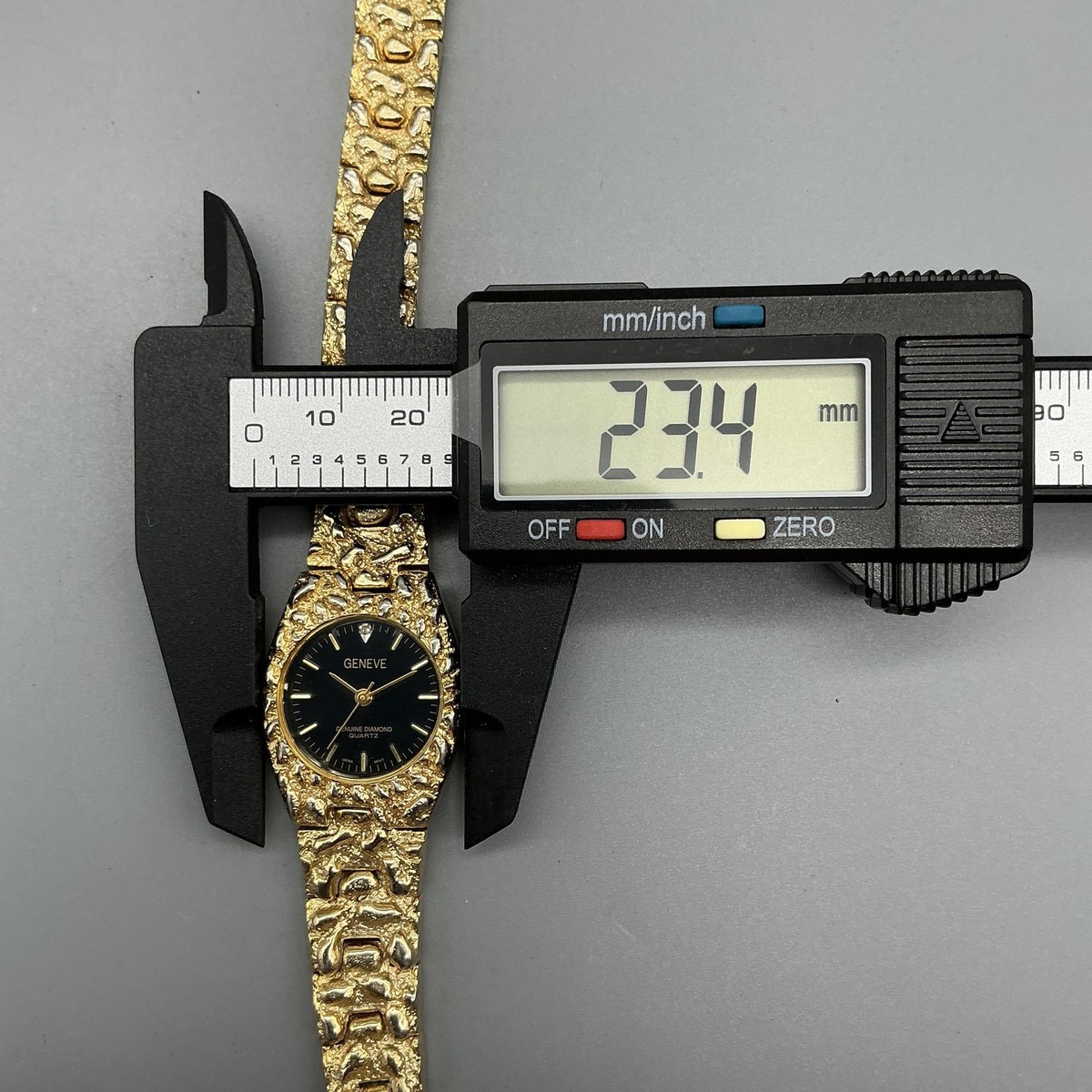 Vintage Geneve Womens Watch 23mm Black Gold Tone Nugget  display picture 2