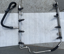 BMW 3 Series M3 E90 E92 E93  S65 4.0 V8 Injection Rail 7837284 / 13537837284