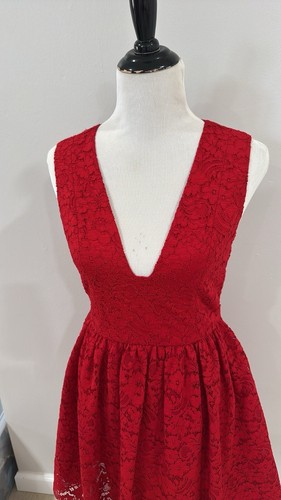 Mini Vestido Femenino Alice And Olivia Kappa Rojo Encaje Calce Y Acampanado San Valentín - Imagen 6 de 7