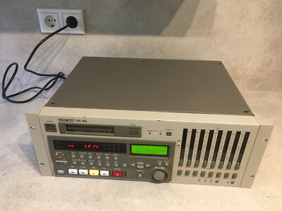 TASCAM DA-98